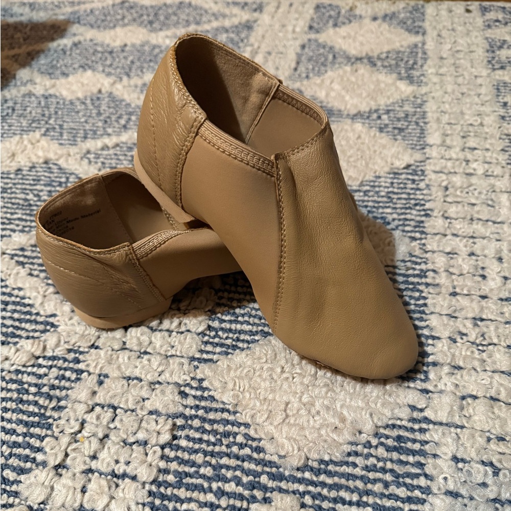 Theatricals Women's Tan Neoprene Jazz Boot